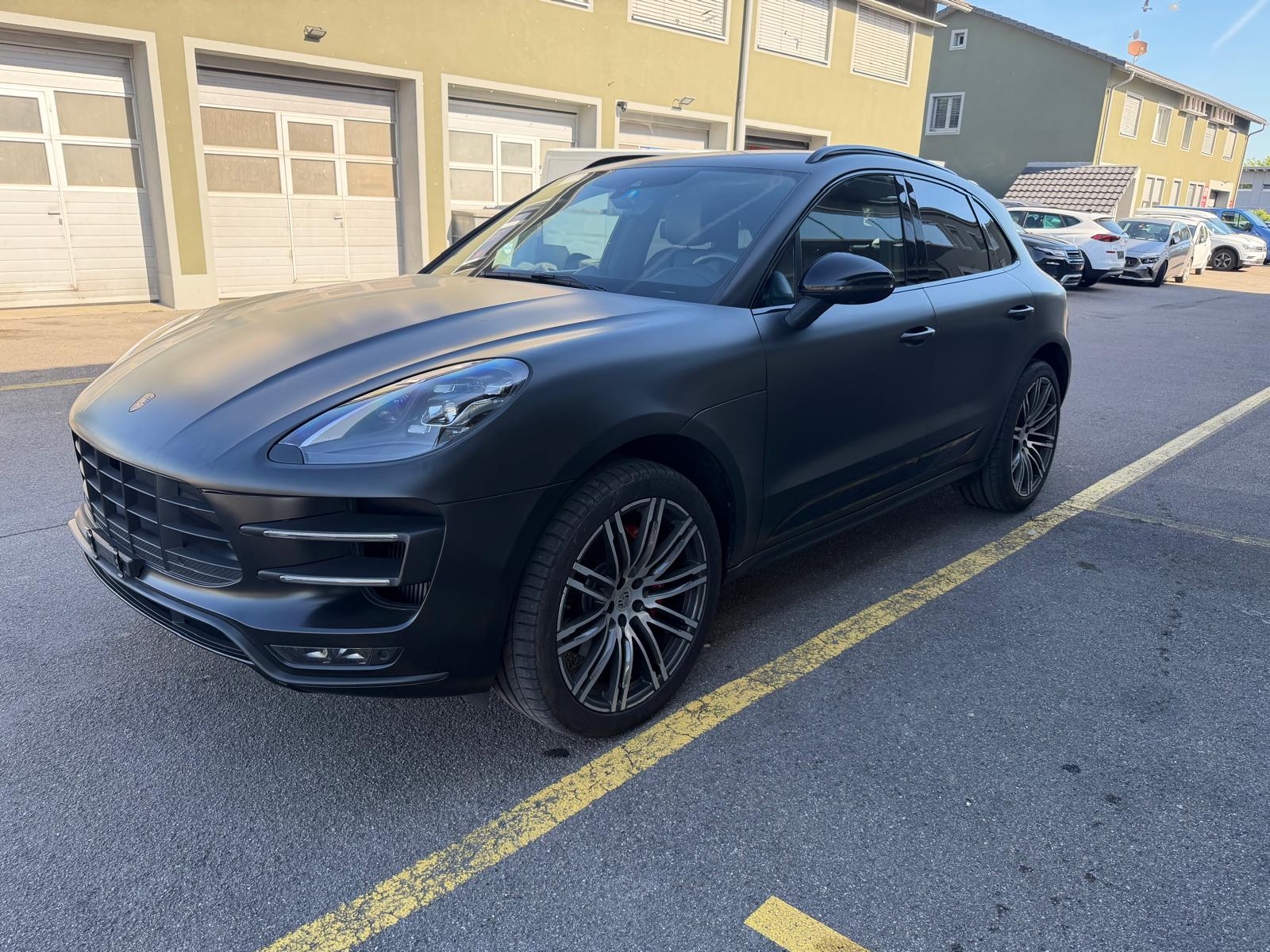 PORSCHE Macan Turbo PDK