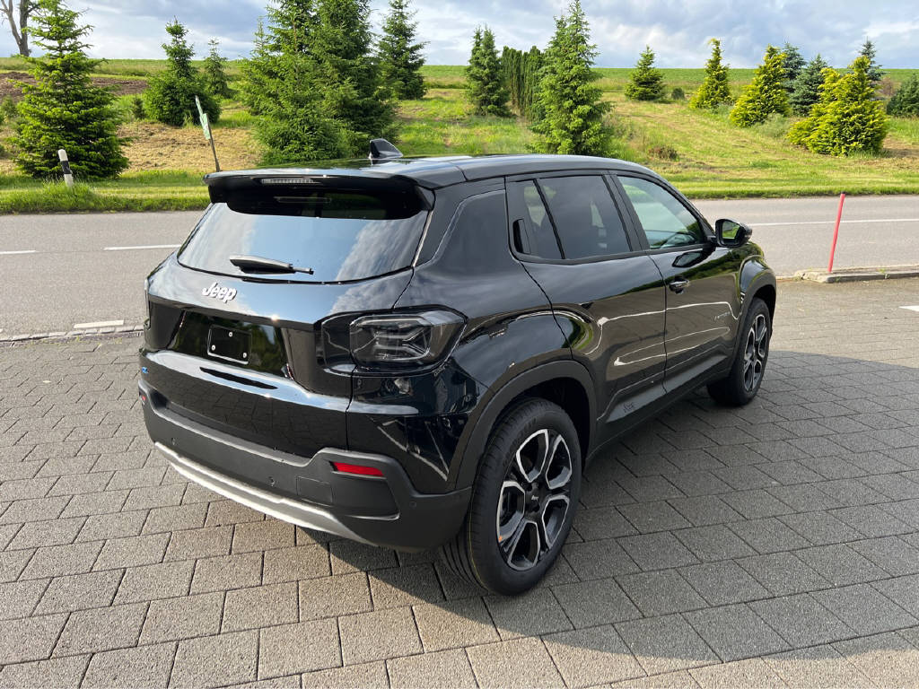 JEEP Avenger Summit-showroom-element-2