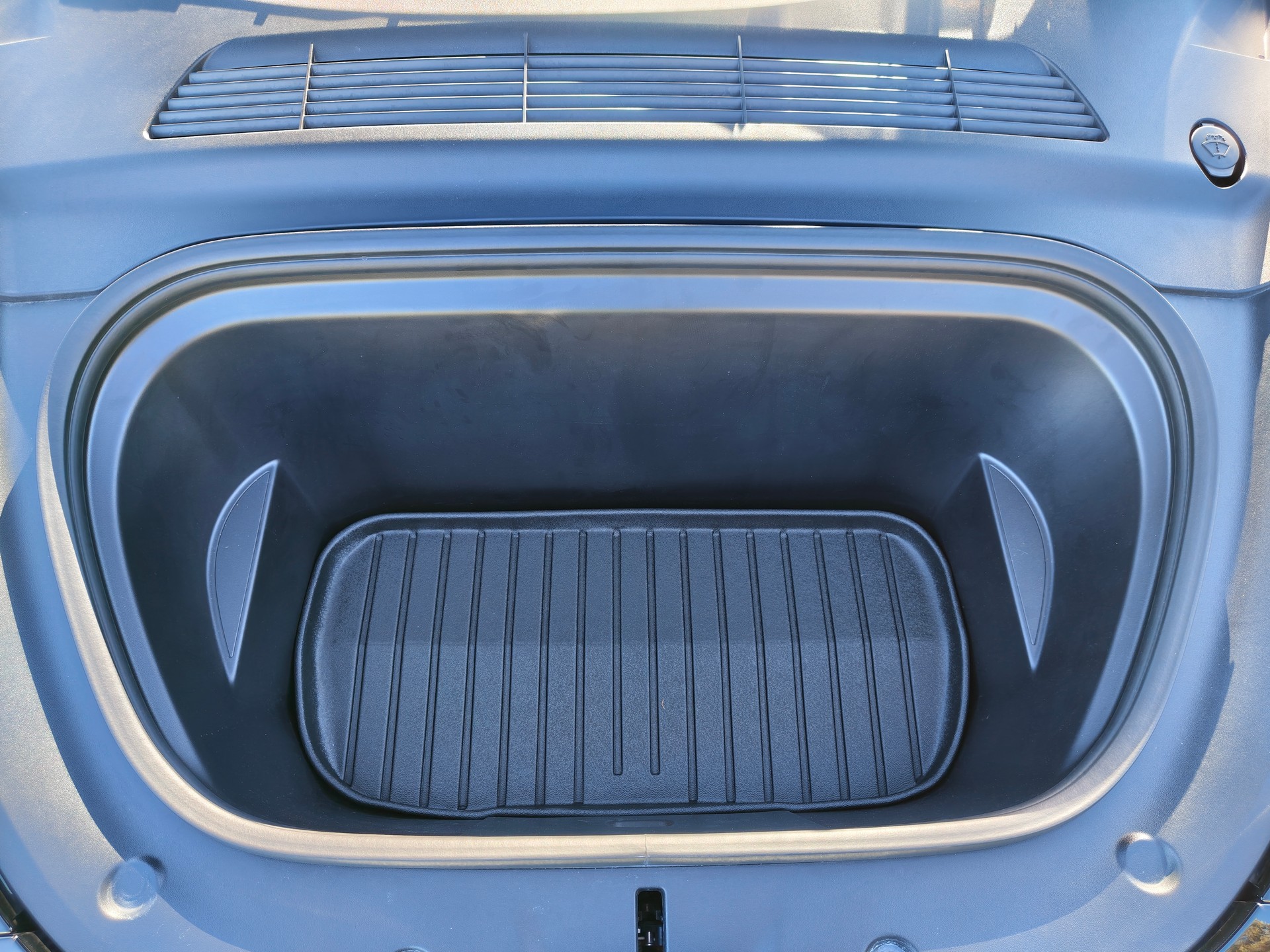 TESLA Performance D-image-15