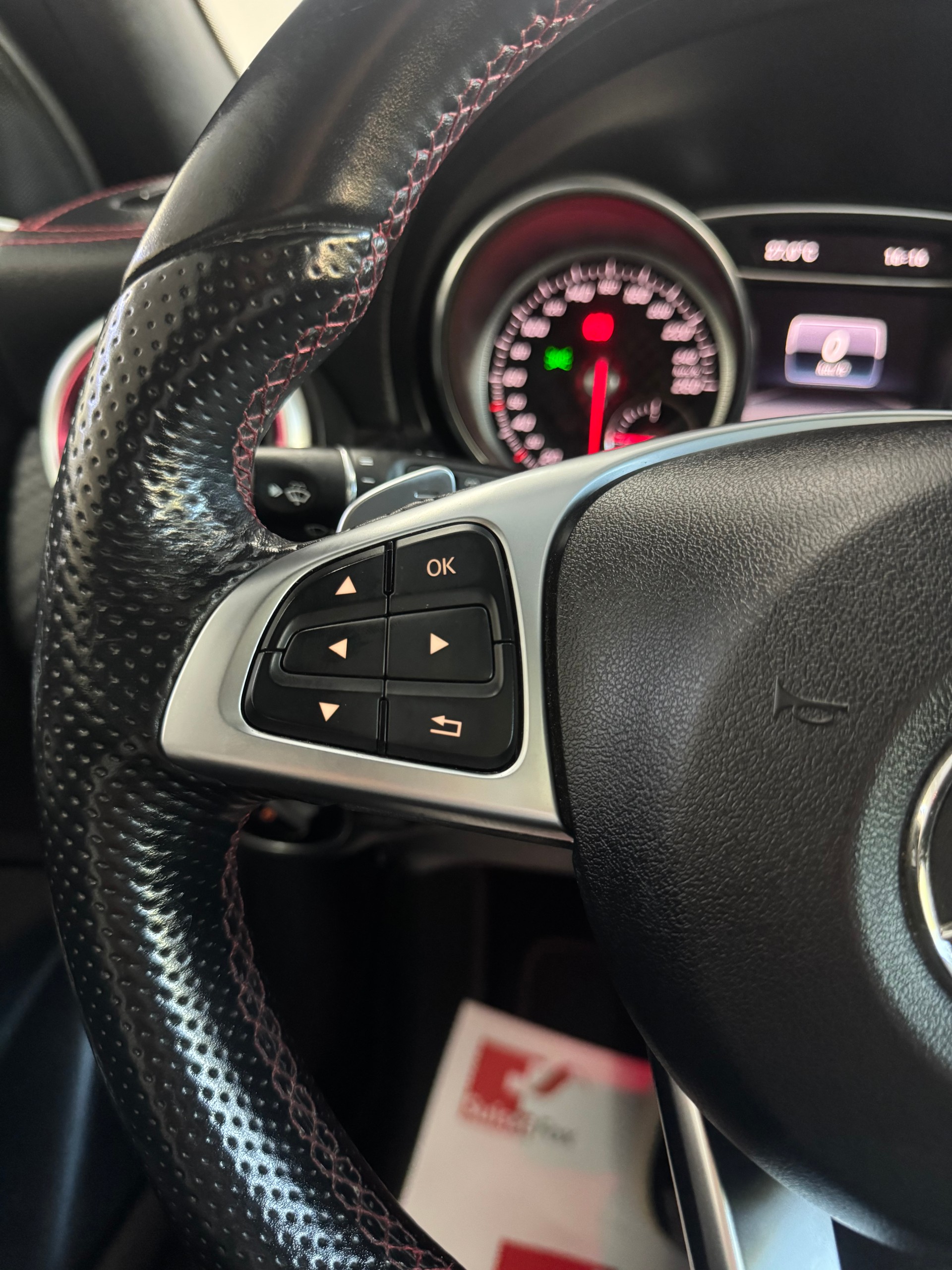 MERCEDES-BENZ A 250 AMG Line 4Matic 7G-DCT*CH-Fahrzeug*Panoramadach*-image-15