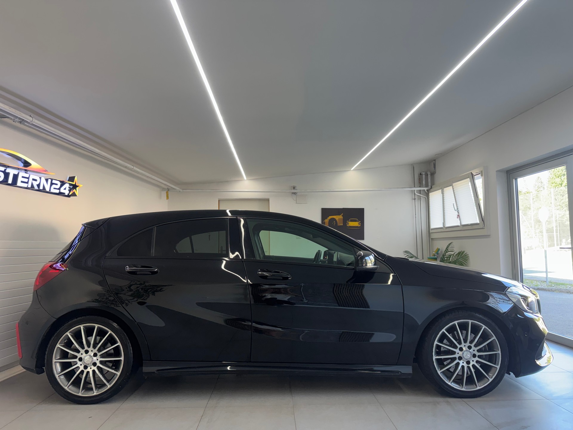 MERCEDES-BENZ A 250 AMG Line 4Matic 7G-DCT*CH-Fahrzeug*Panoramadach*-image-7