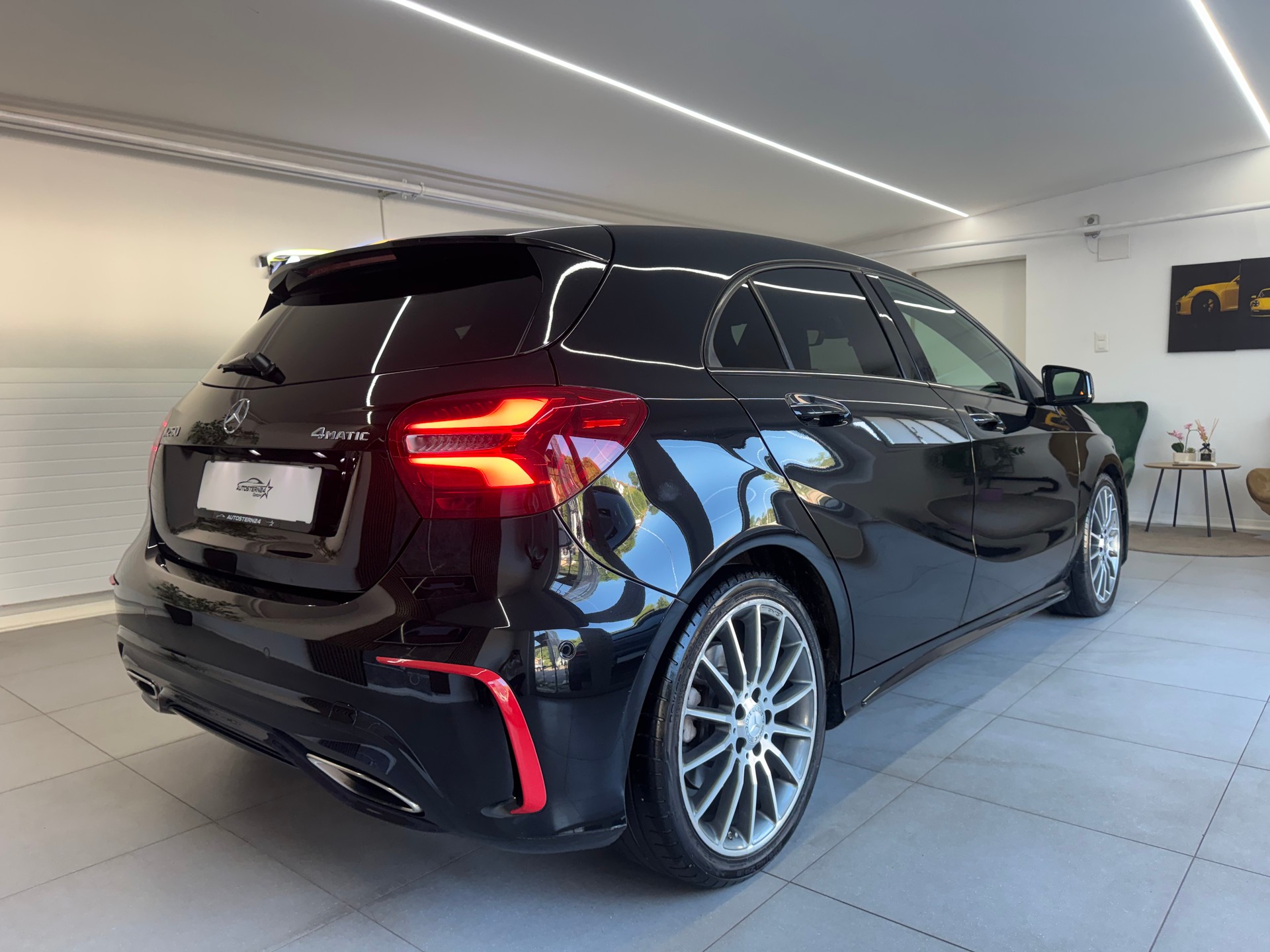 MERCEDES-BENZ A 250 AMG Line 4Matic 7G-DCT*CH-Fahrzeug*Panoramadach*-image-4