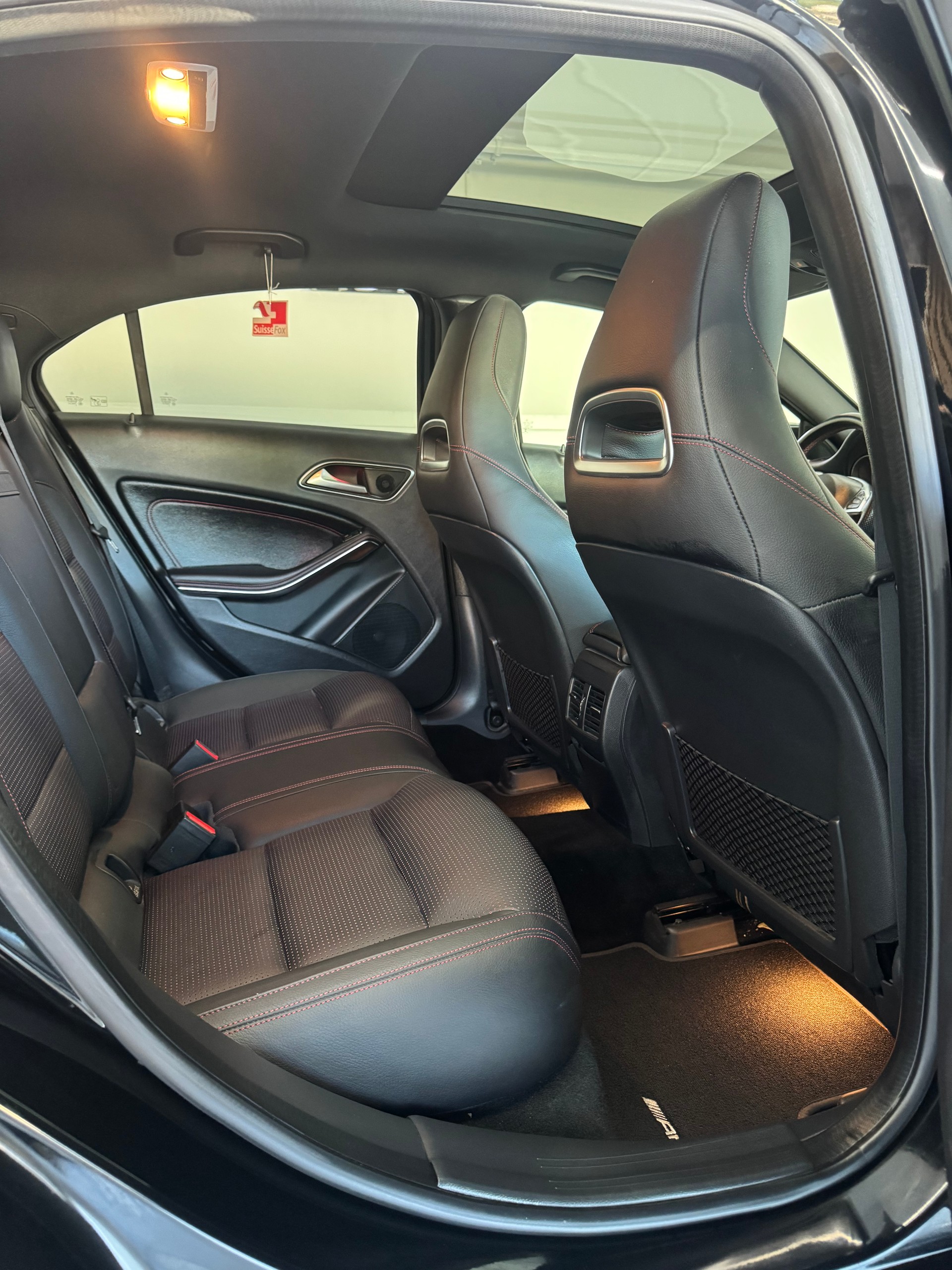 MERCEDES-BENZ A 250 AMG Line 4Matic 7G-DCT*CH-Fahrzeug*Panoramadach*-image-12