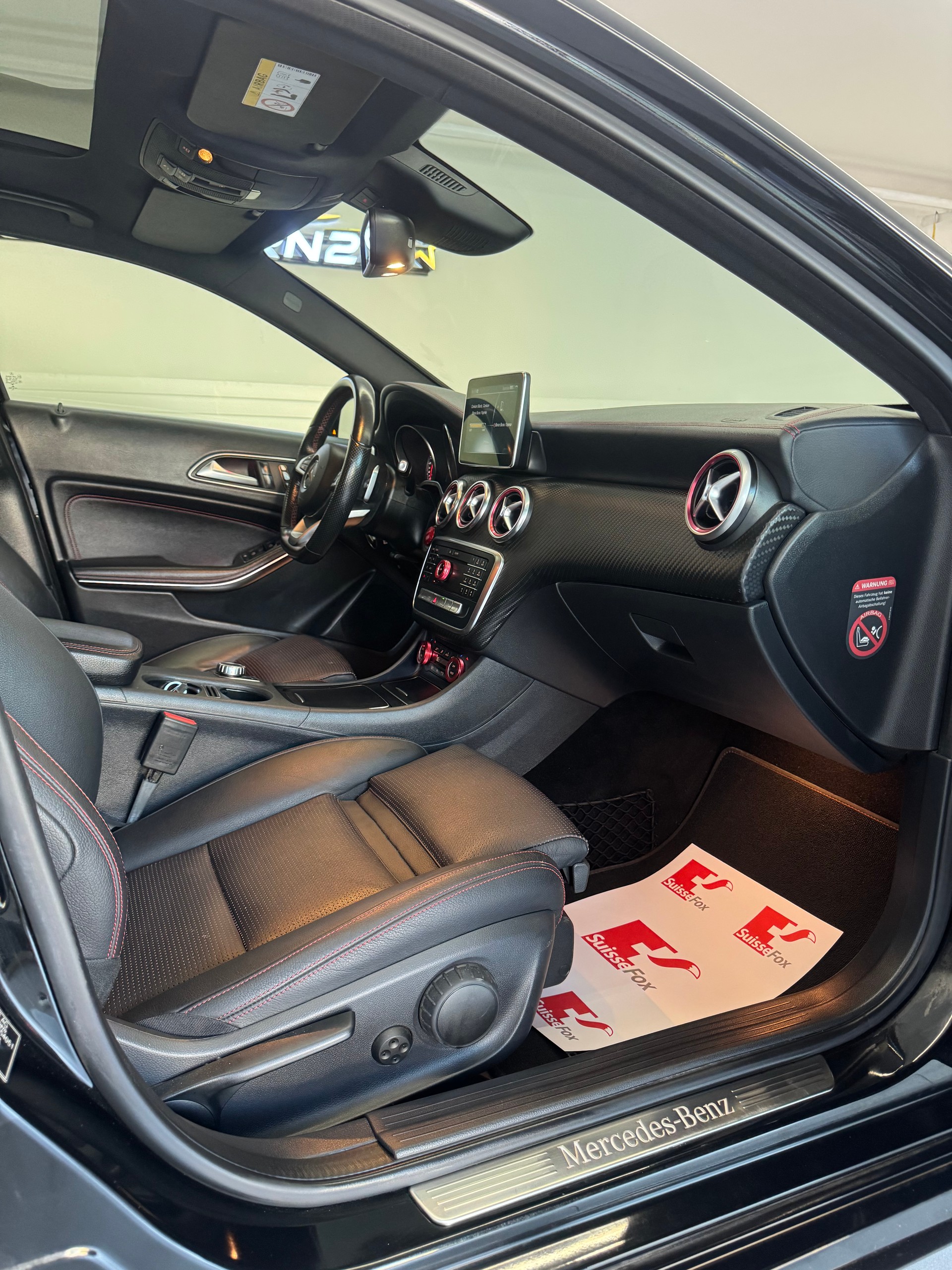 MERCEDES-BENZ A 250 AMG Line 4Matic 7G-DCT*CH-Fahrzeug*Panoramadach*-image-11
