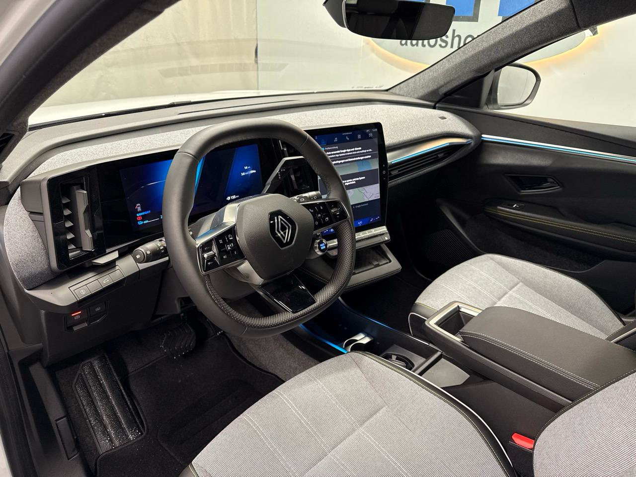 RENAULT Scénic E-Tech Long Range Techno-showroom-element-3