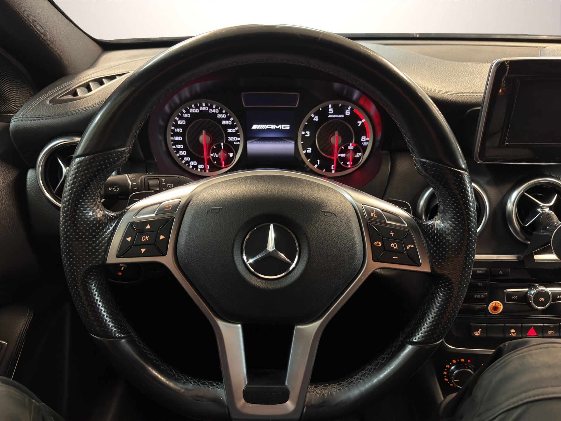 MERCEDES-BENZ A 45 AMG 4Matic Speedshift 7G-DCT-image-9