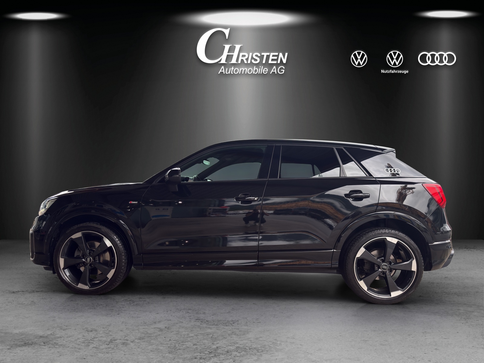 AUDI Q2 2.0 TFSI sport quattro S-tronic-showroom-element-1