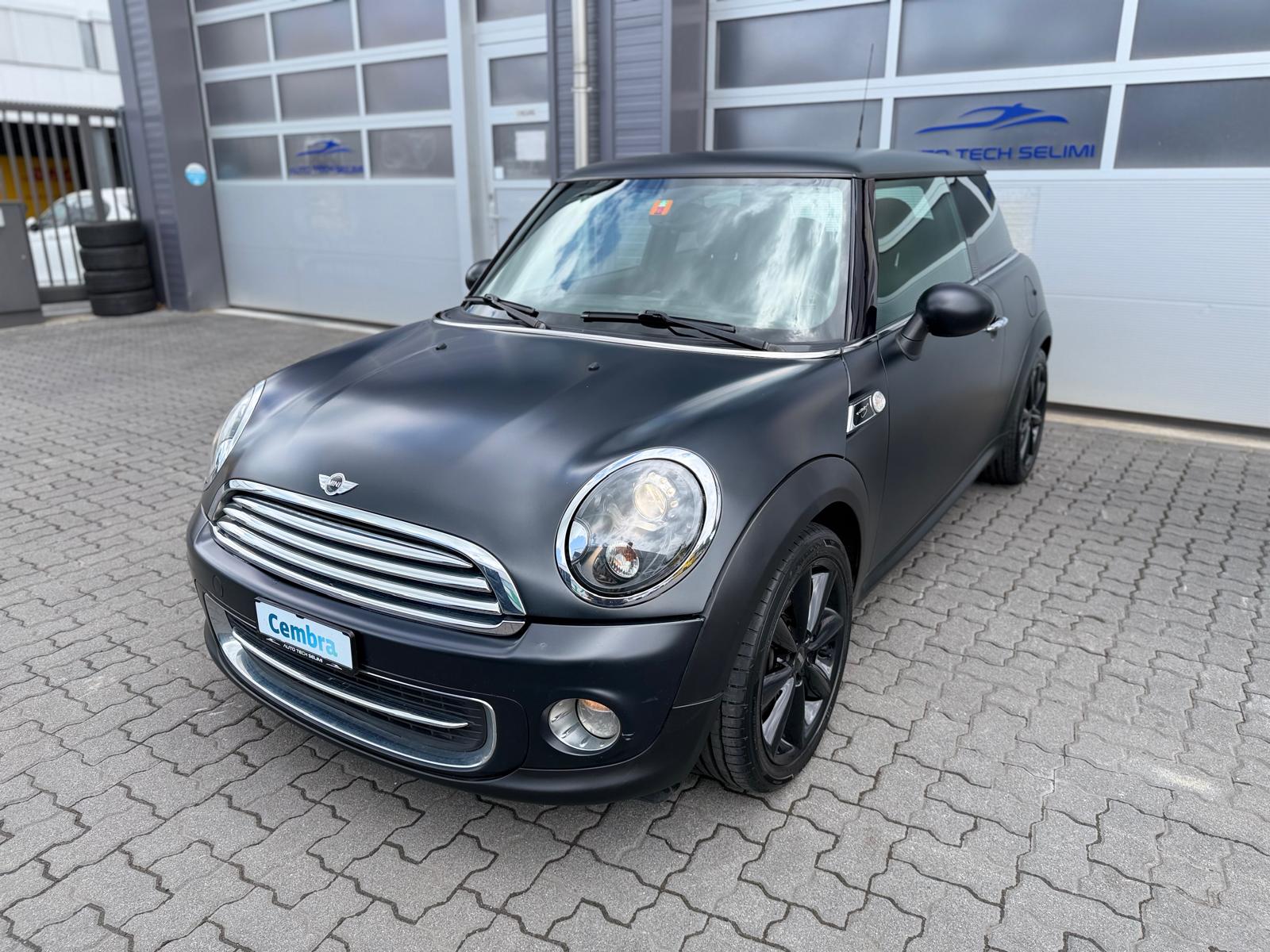 MINI Cooper John Cooper Works-showroom-element-1