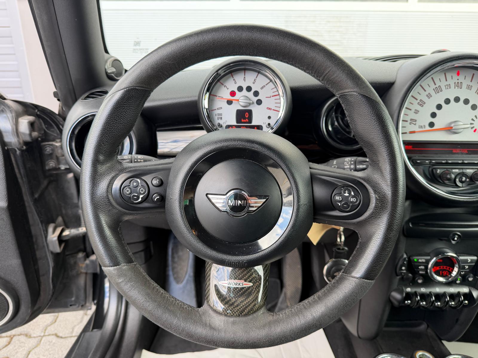 MINI Cooper John Cooper Works-image-9