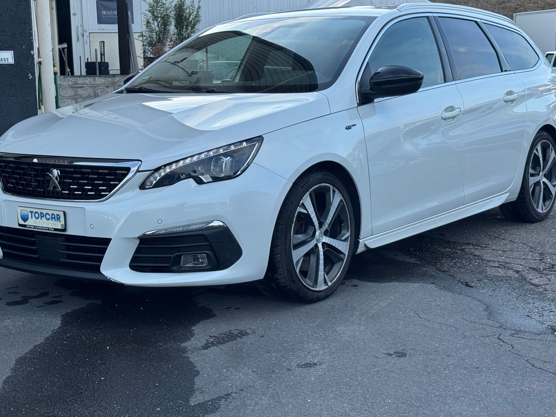PEUGEOT 308 SW 2.0 BlueHDI GT EAT8-image-2