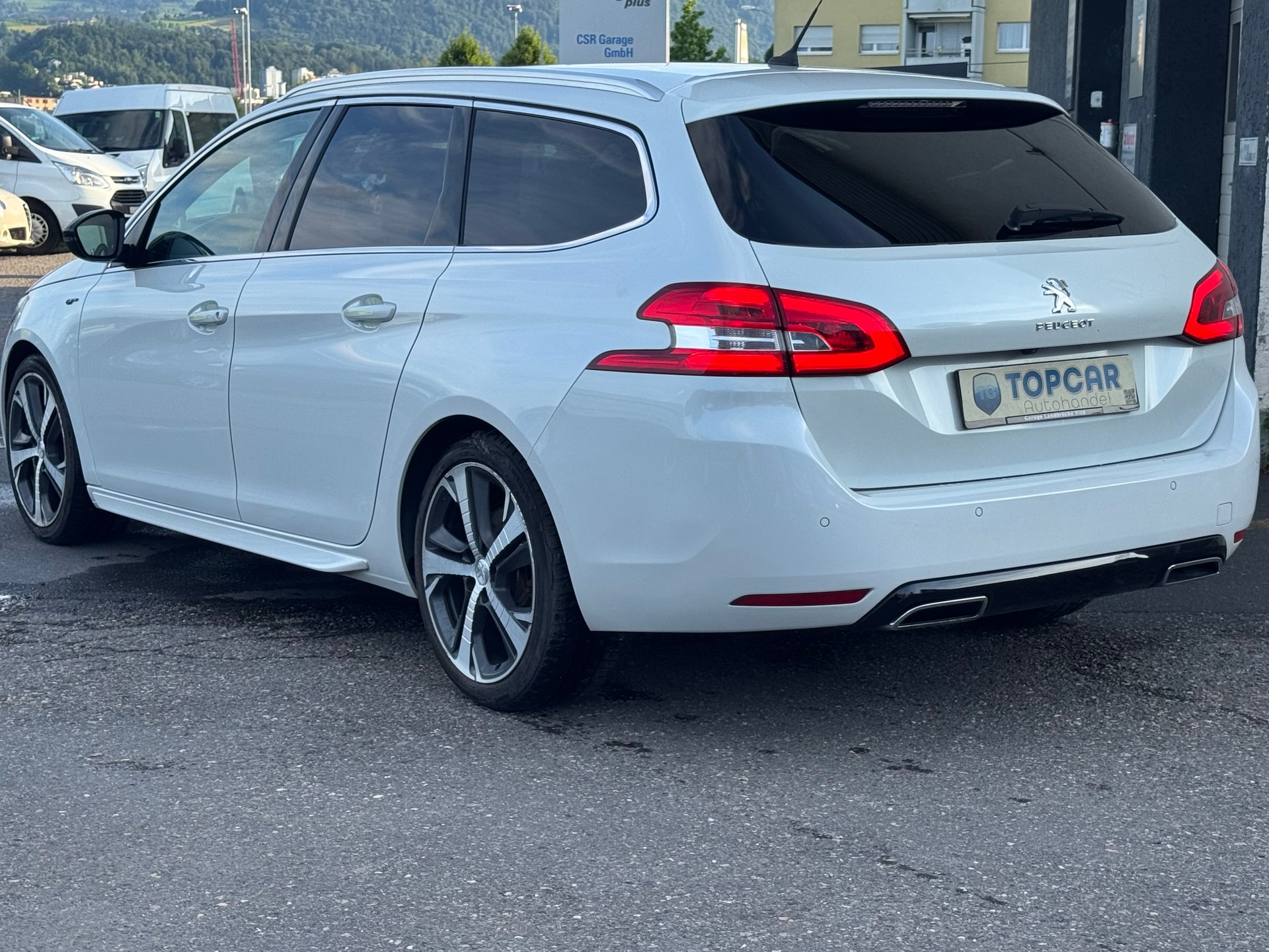 PEUGEOT 308 SW 2.0 BlueHDI GT EAT8-image-3