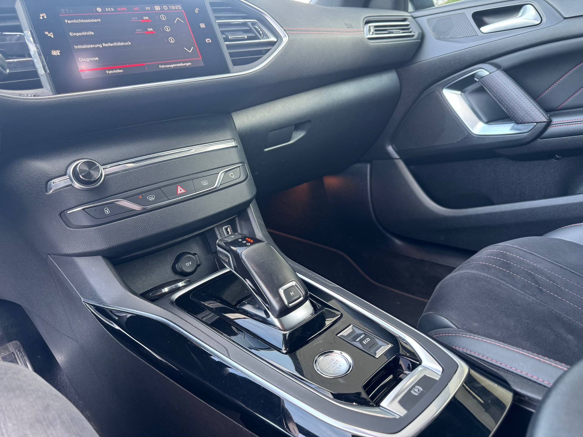 PEUGEOT 308 SW 2.0 BlueHDI GT EAT8-image-8