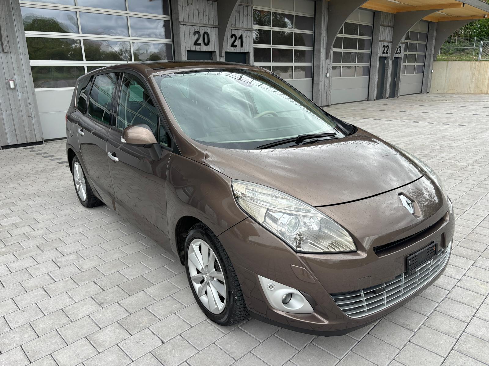 RENAULT Grand Scénic 2.0 16V Privilège X-Tronic CVT-image-3