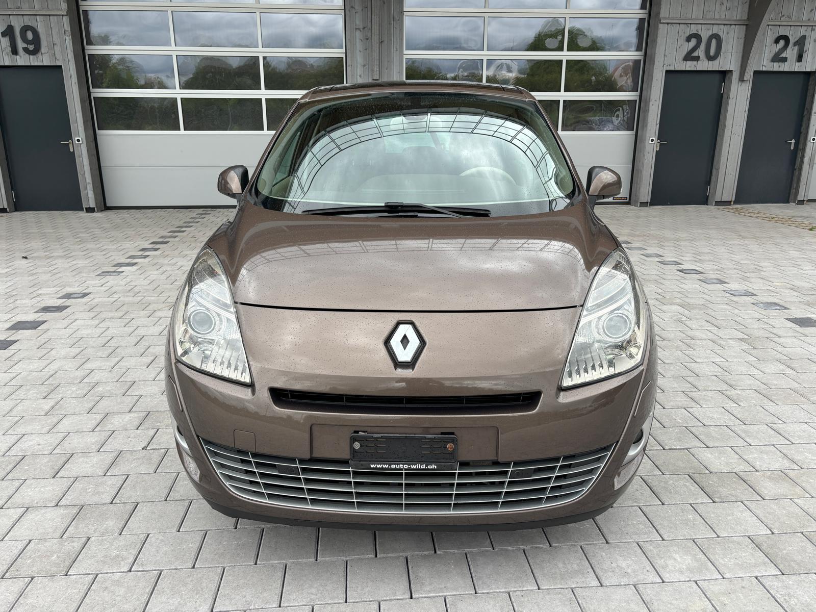 RENAULT Grand Scénic 2.0 16V Privilège X-Tronic CVT
