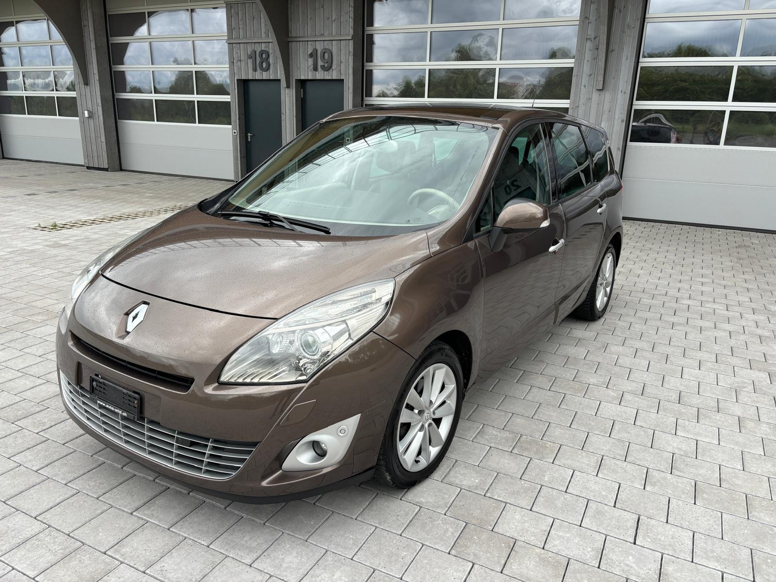 RENAULT Grand Scénic 2.0 16V Privilège X-Tronic CVT-image-2