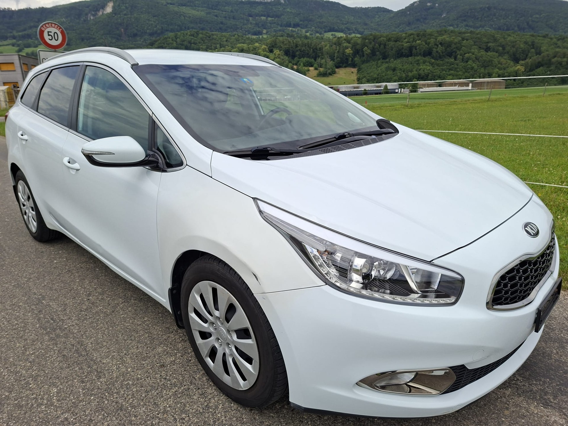 KIA Cee'd 1.6 CRDi Style Automatic-image-1