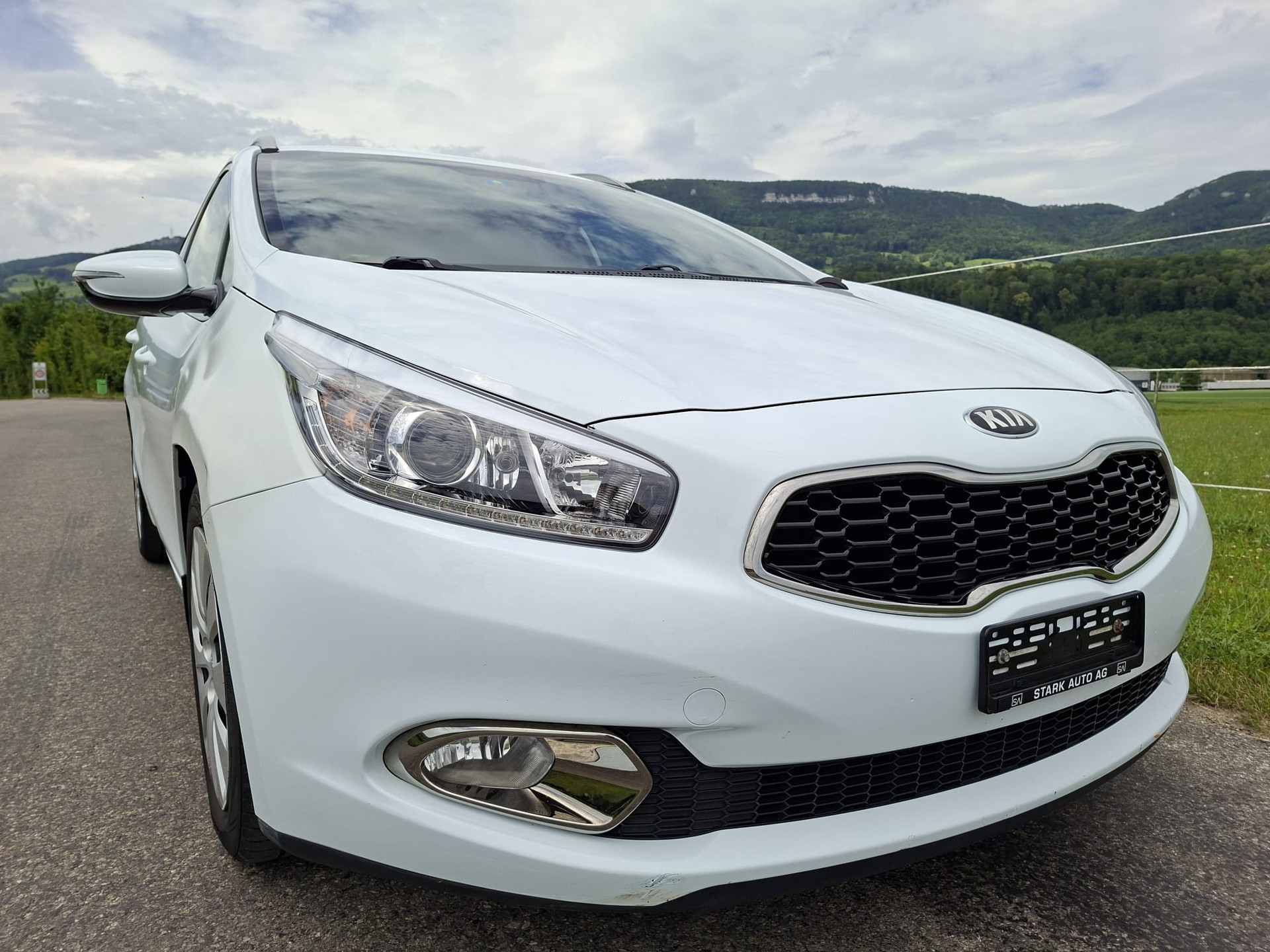 KIA Cee'd 1.6 CRDi Style Automatic-image-7