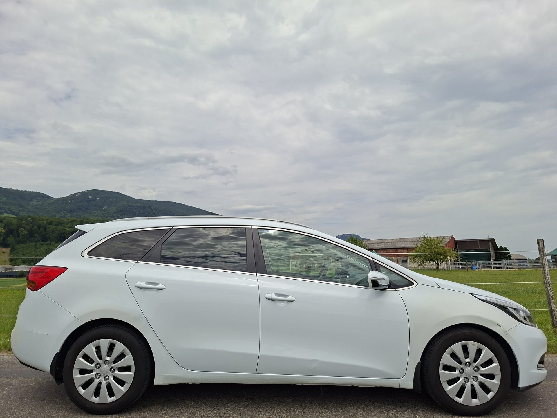 KIA Cee'd 1.6 CRDi Style Automatic-image-3