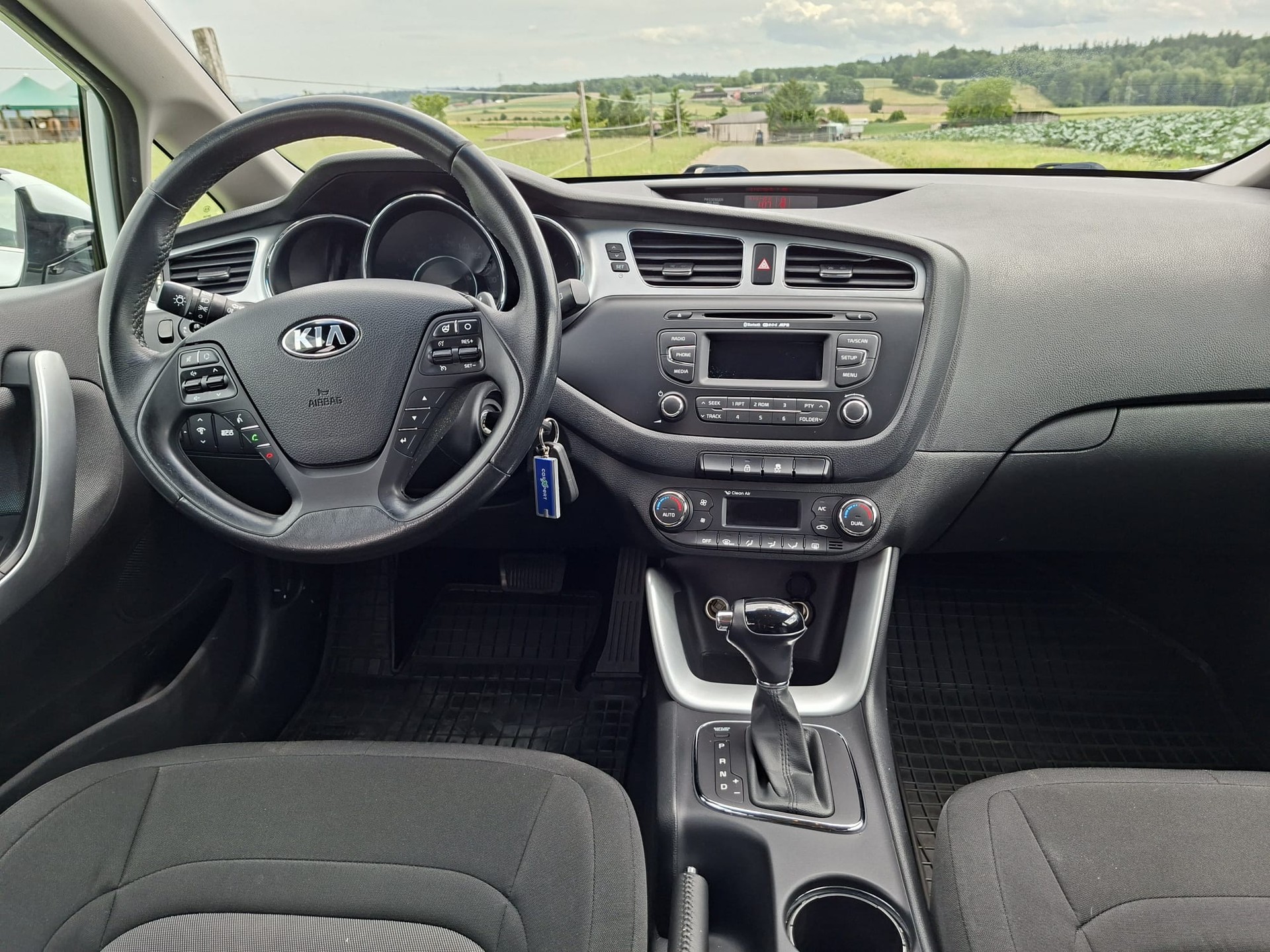 KIA Cee'd 1.6 CRDi Style Automatic-image-14