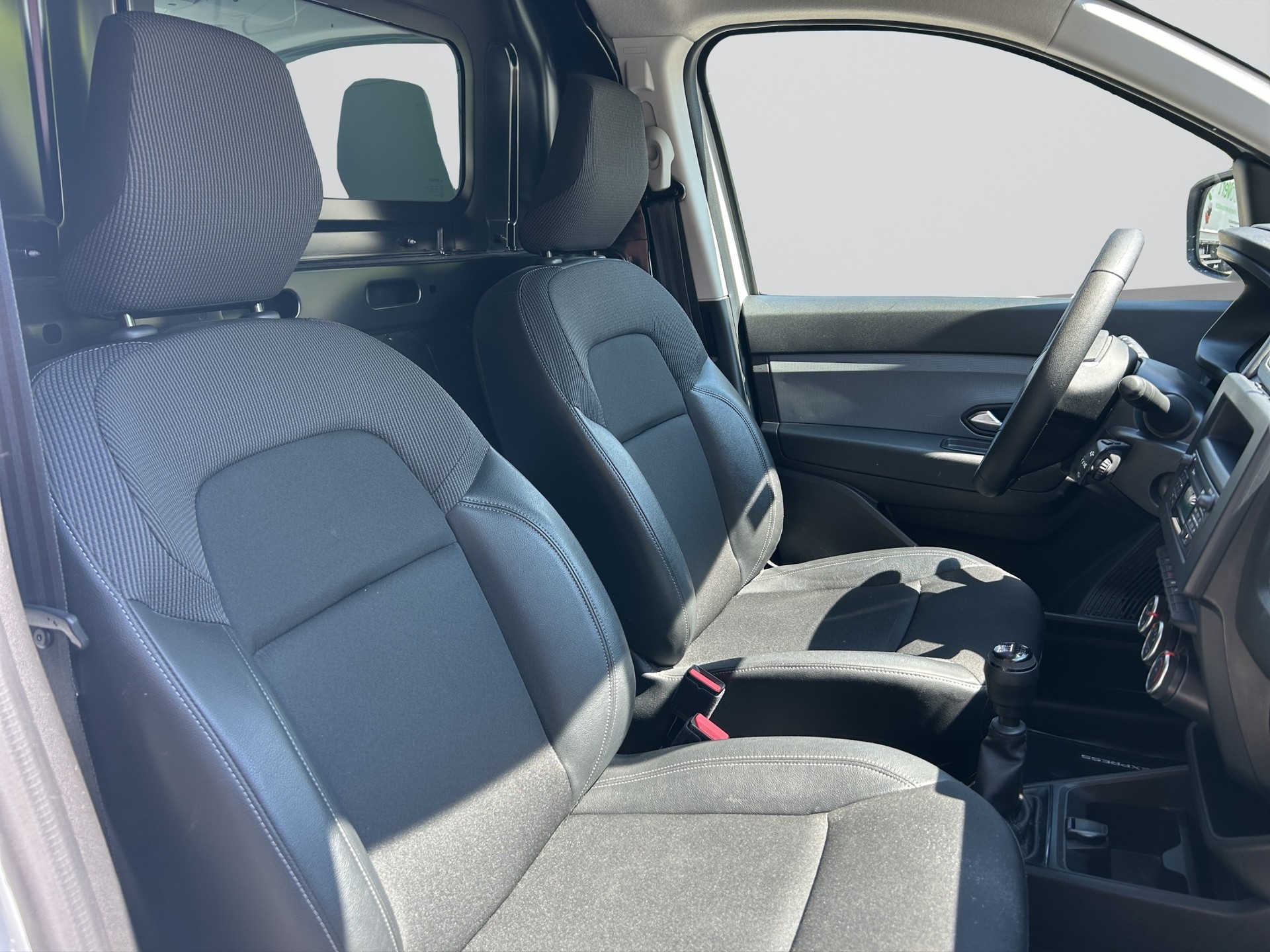 RENAULT KANGOO EXPR.-image-9