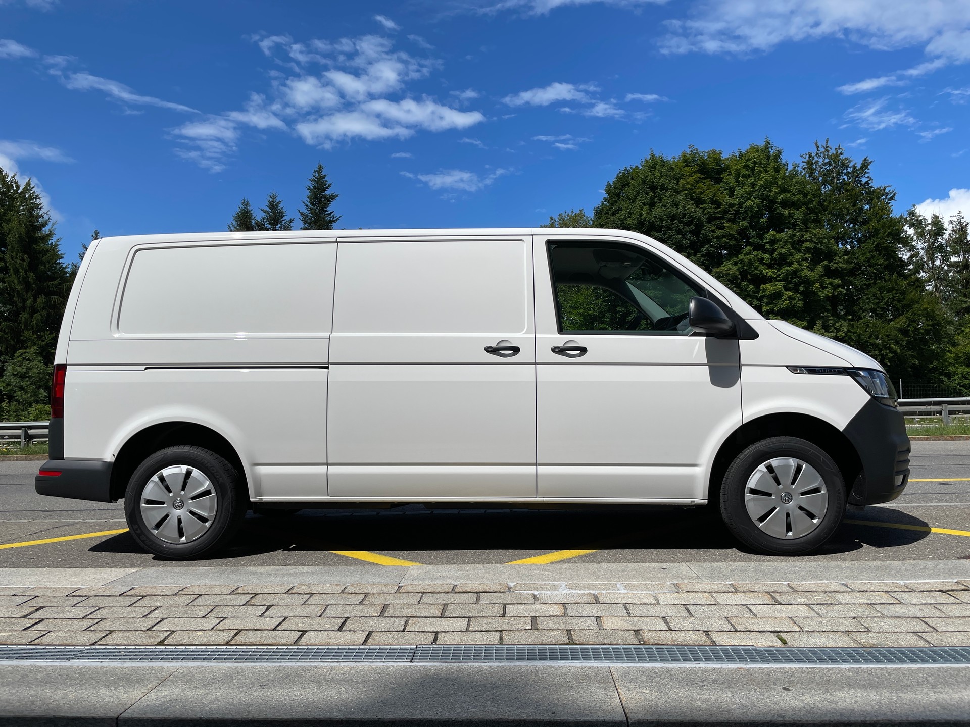 VW T6.1 2.0 TDI 4Motion DSG Langer Radstand-image-4