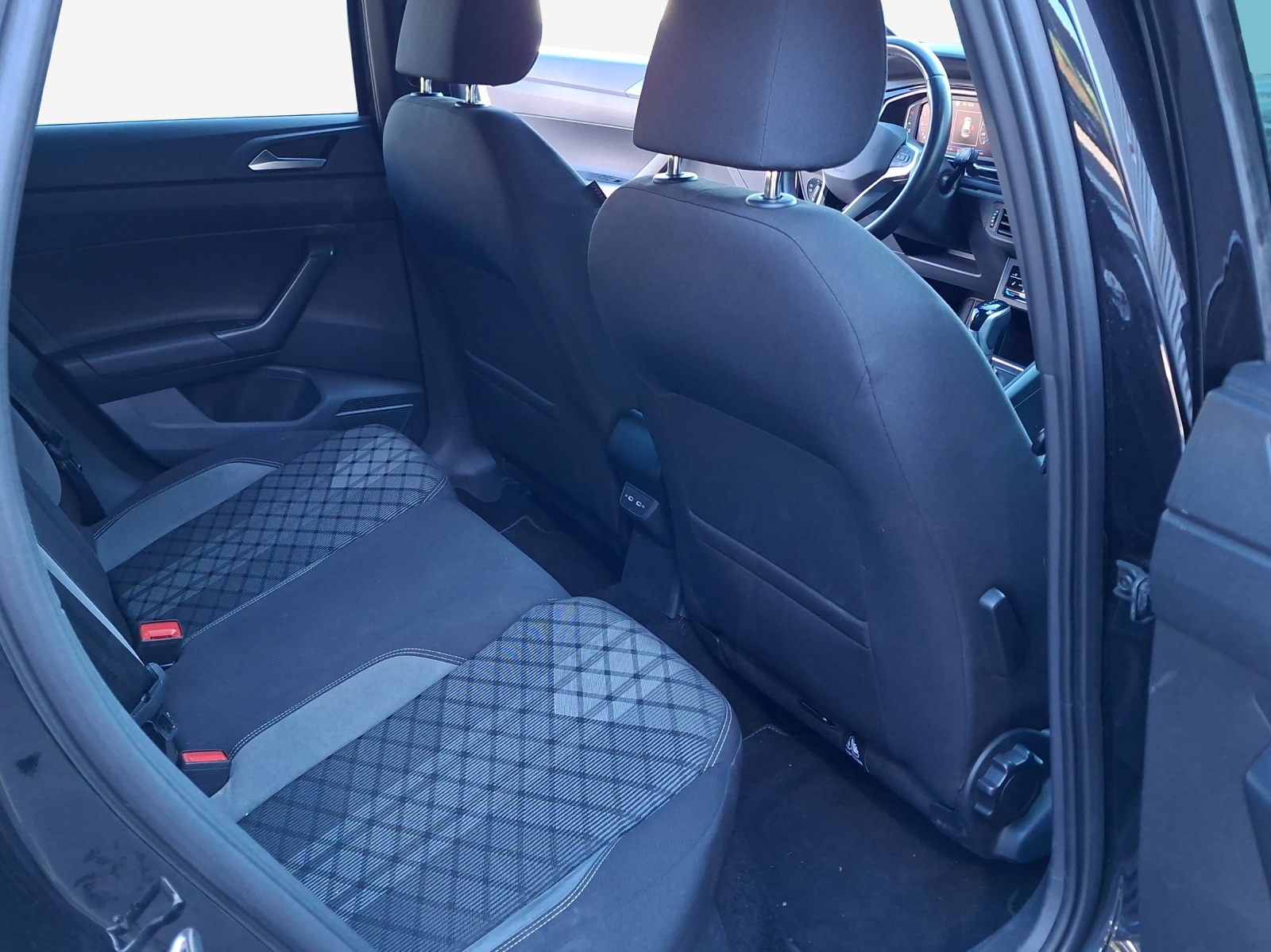 VW Taigo 1.0 TSI R-Line DSG-image-13