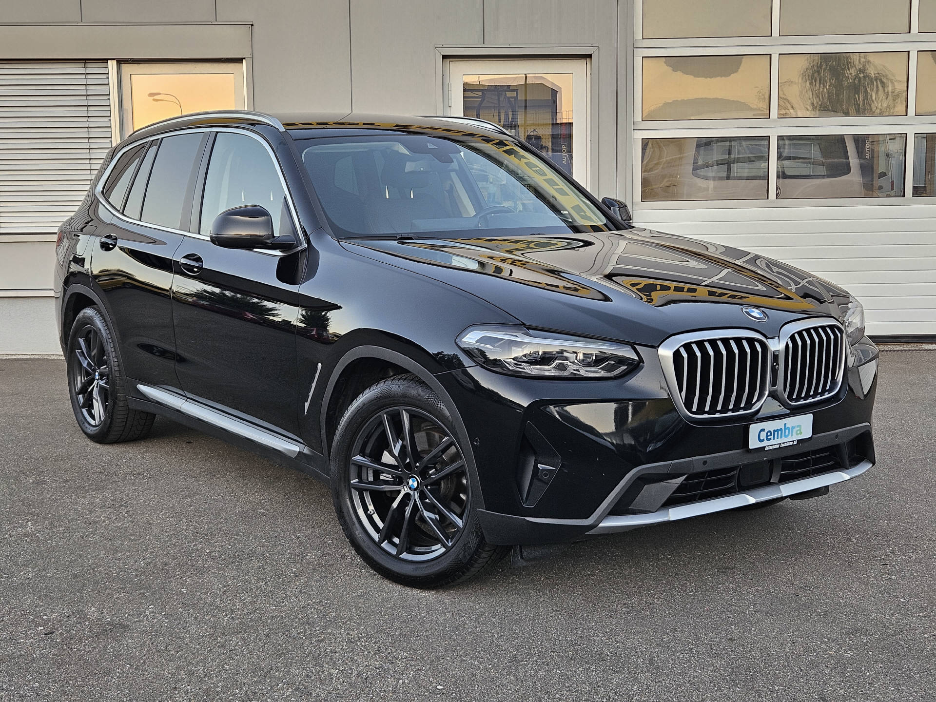 BMW X3 20d xDrive-showroom-element-3