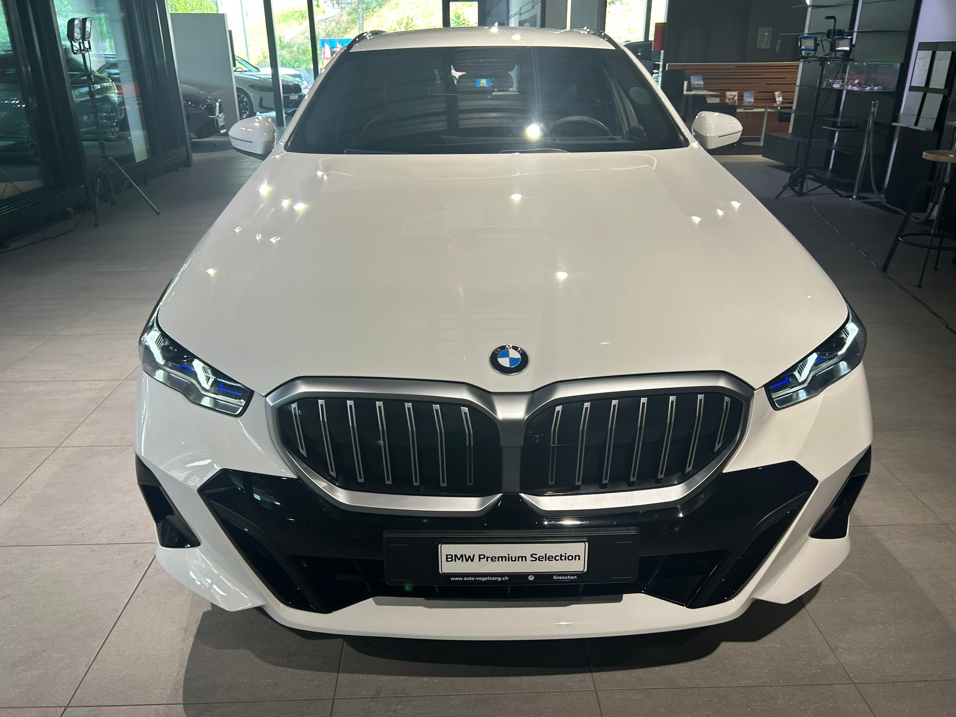 BMW 520d xDrive 48V Touring M Sport Steptronic-showroom-element-2