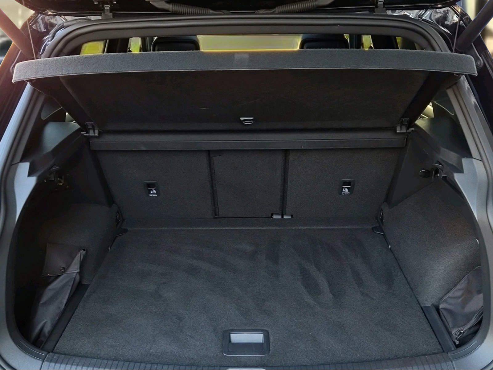 VW Tiguan 2.0TSI R 4Motion DSG Deepblack Perleffekt-image-5