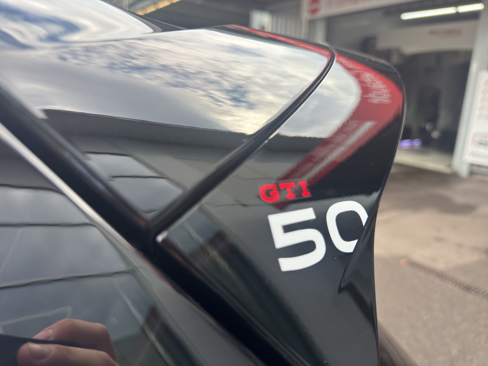 VW Golf 2.0 TSI GTI Edition 50 DSG-image-11