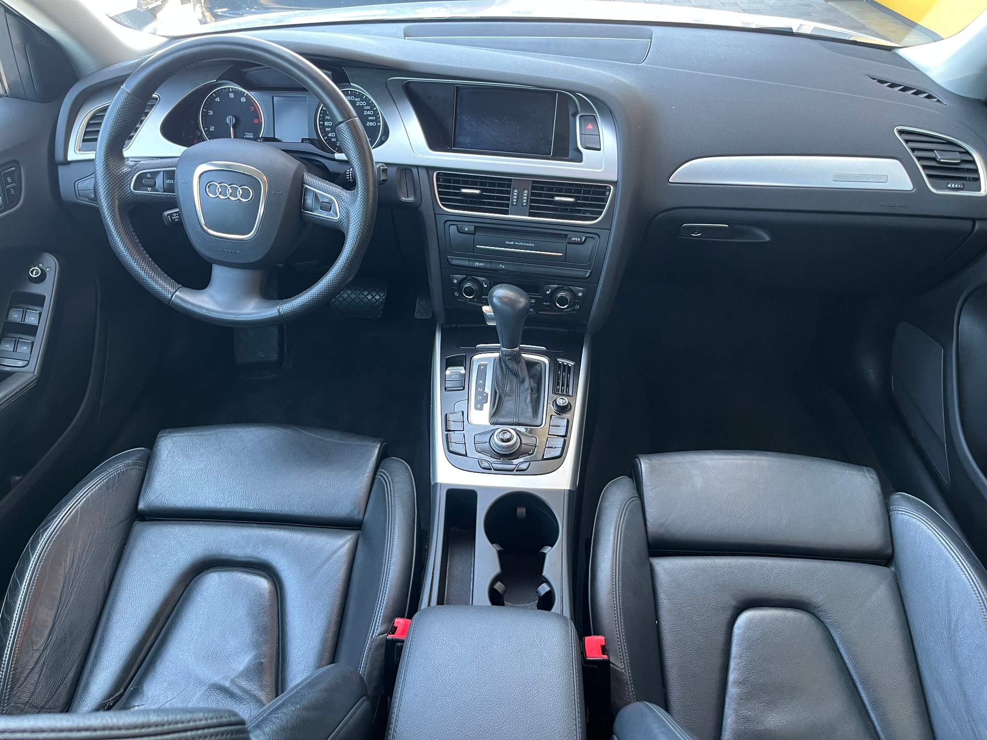 AUDI A4 Avant 2.0 TFSI quattro-image-12