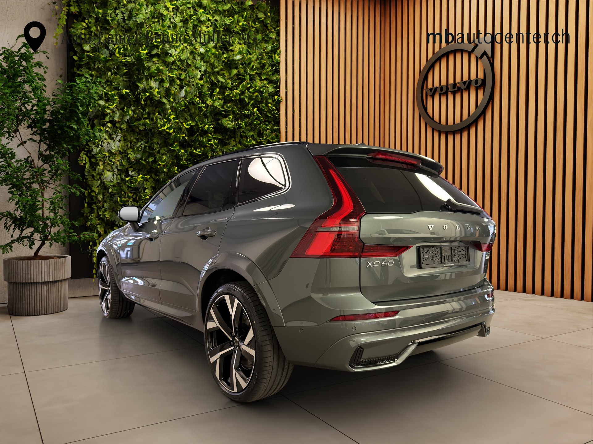 VOLVO XC60 2.0 T8 TE Ultra Dark eAWD-showroom-element-2