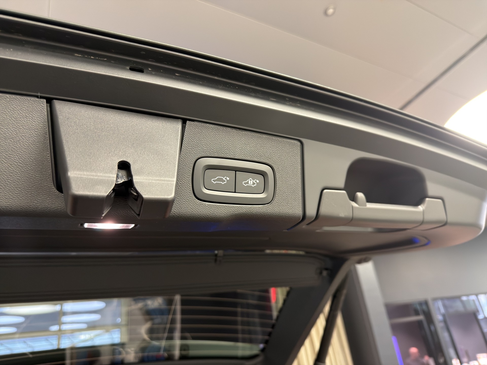 VOLVO XC60 2.0 T8 TE Ultra Dark eAWD-image-17