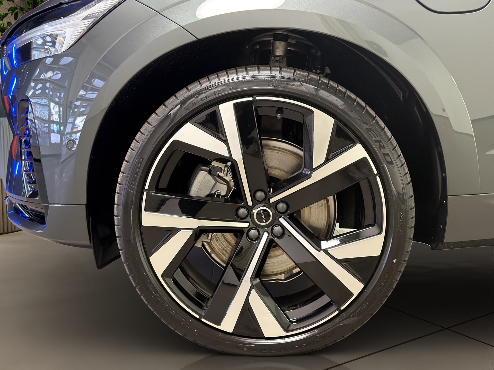 VOLVO XC60 2.0 T8 TE Ultra Dark eAWD-image-19