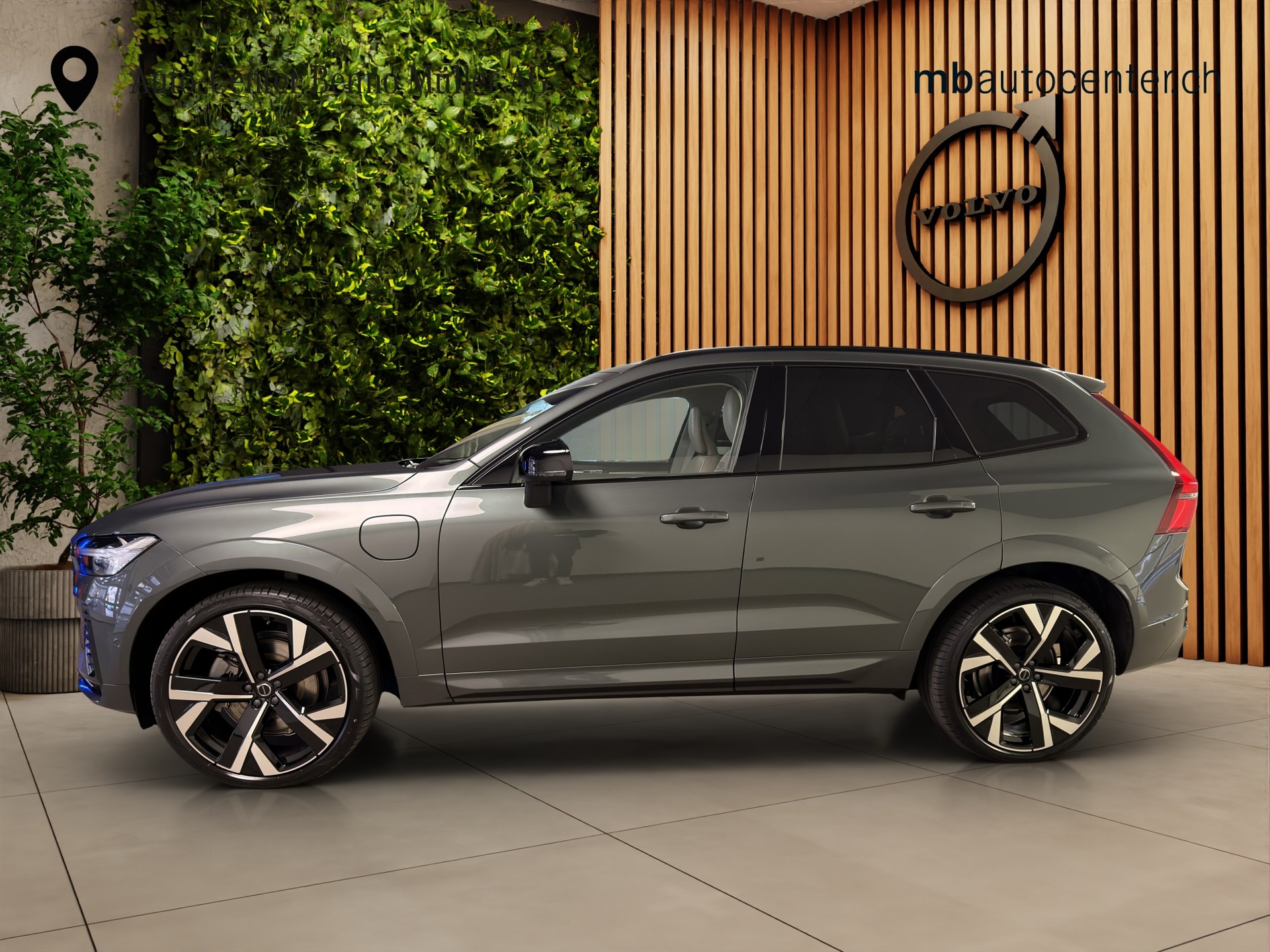 VOLVO XC60 2.0 T8 TE Ultra Dark eAWD-showroom-element-1