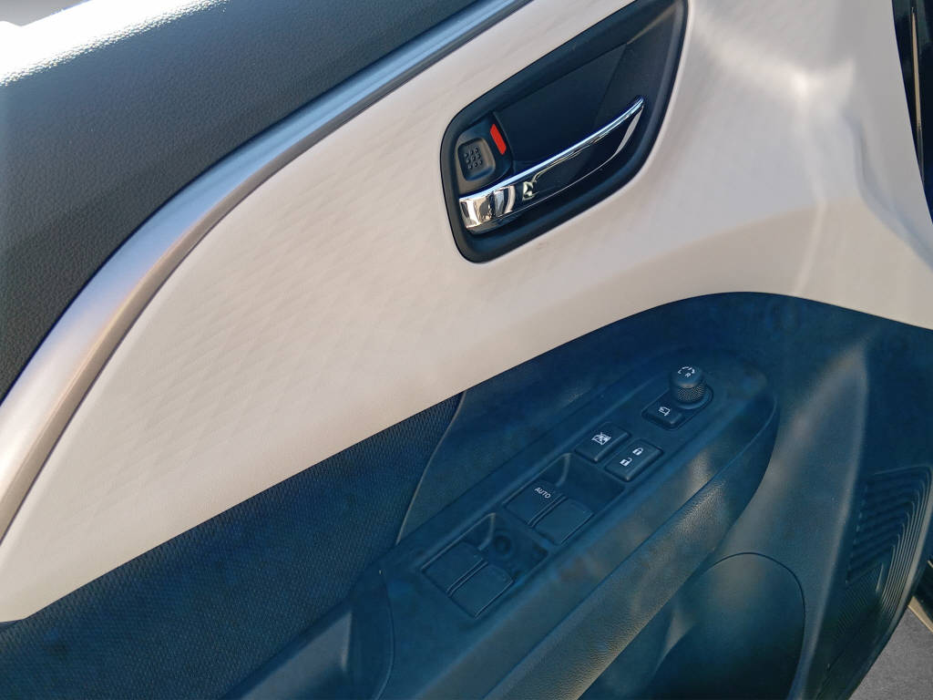 SUZUKI Swift 1.2 Sakura Top Hybrid 4x4-image-10