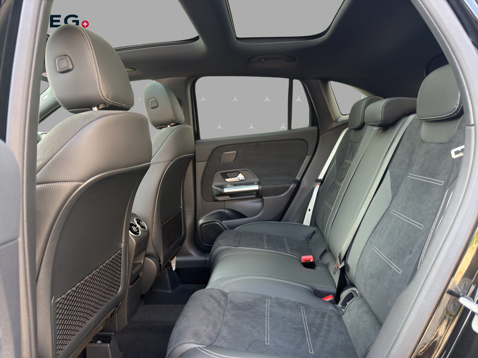 MERCEDES-BENZ GLA 220d 4Matic 8G-DCTSwiss Star-image-13