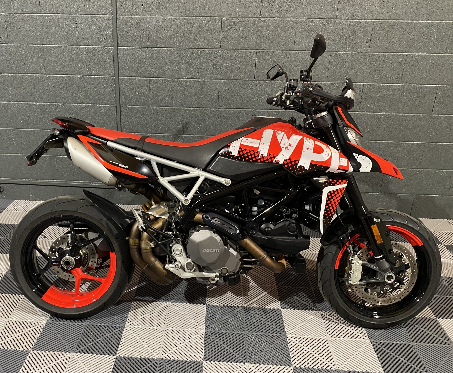 DUCATI Hypermotard 950 RVE-image-2