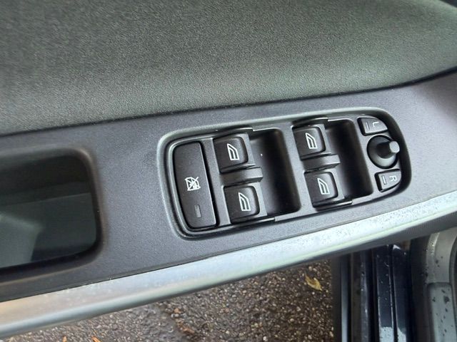 VOLVO XC60 D5 AWD-image-5