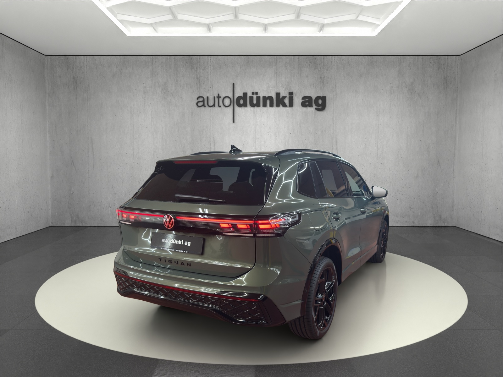 VW Tiguan 2.0 TSI DSG R-Line United 4Motion-showroom-element-3