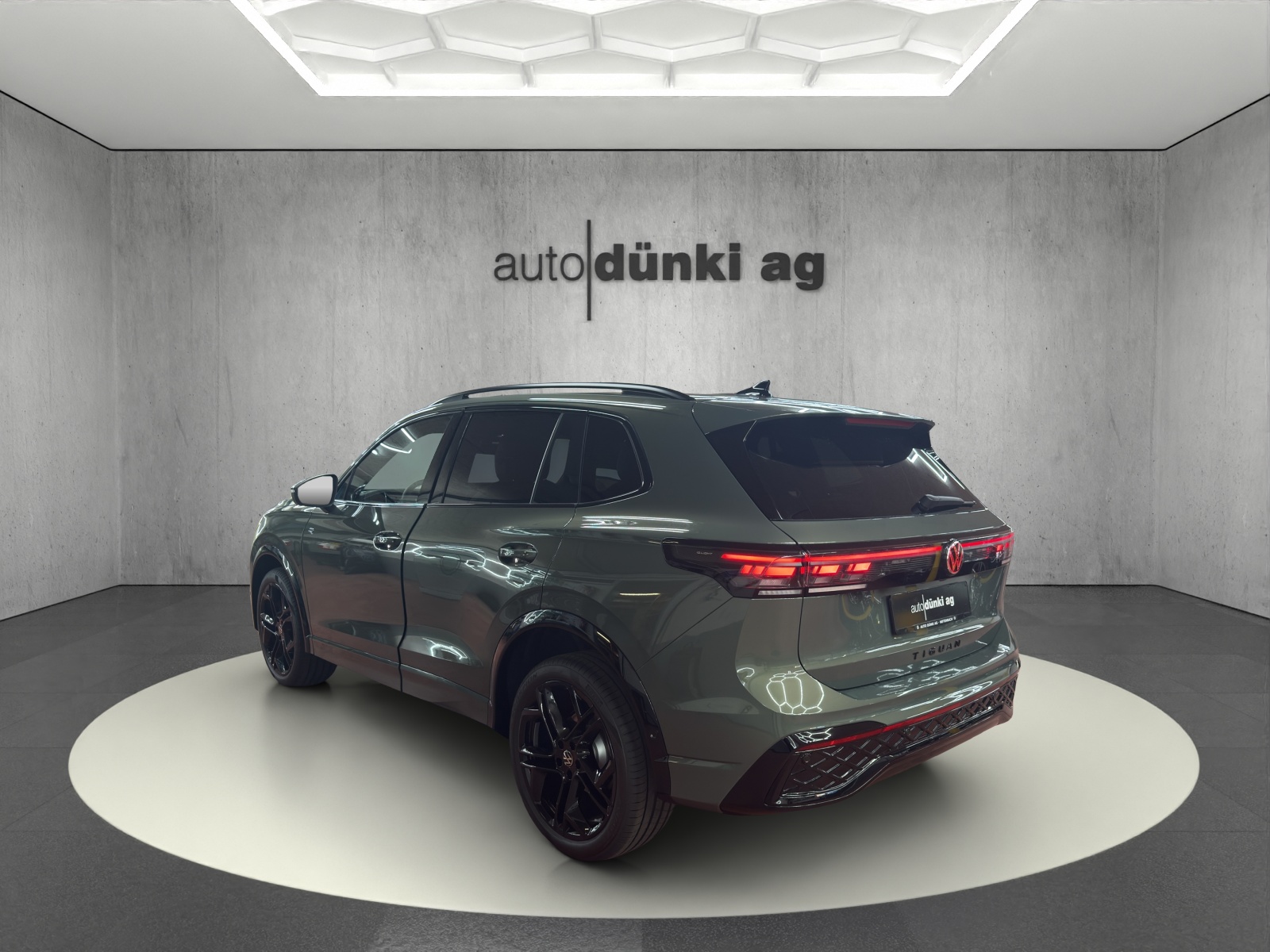 VW Tiguan 2.0 TSI DSG R-Line United 4Motion-showroom-element-2