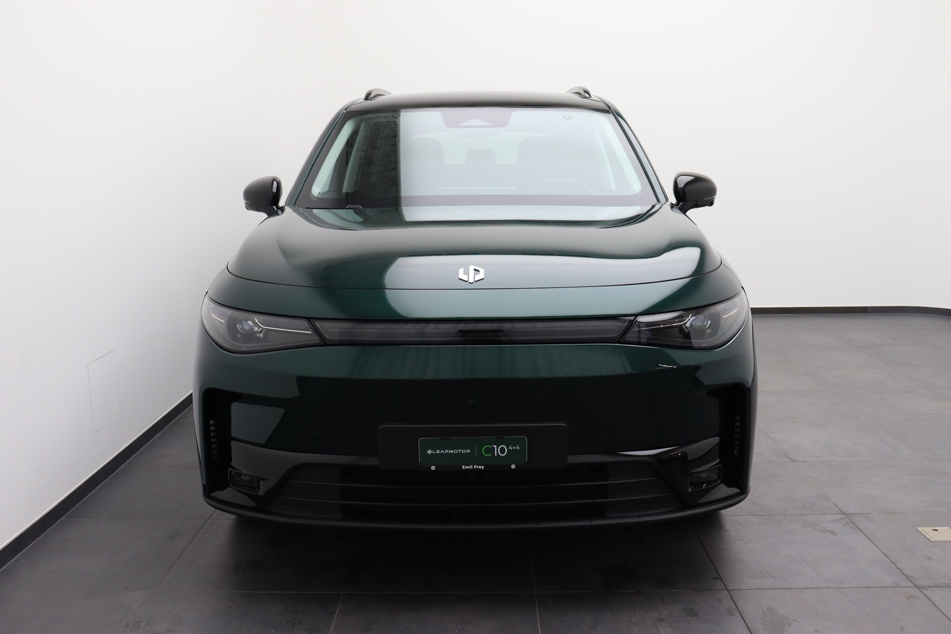 LEAPMOTOR C10 1.5 Hybrid EV-showroom-element-1
