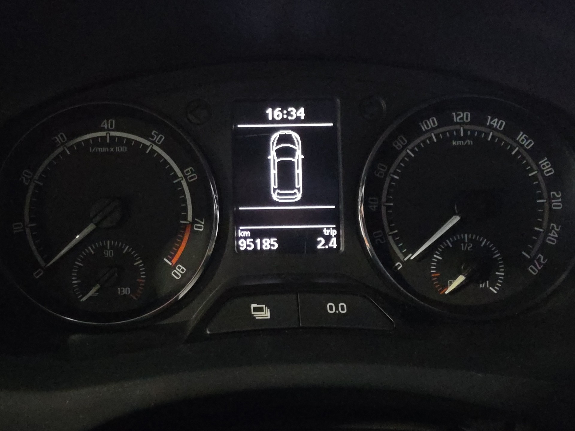 SKODA Fabia 1.4 TSI RS DSG-image-16