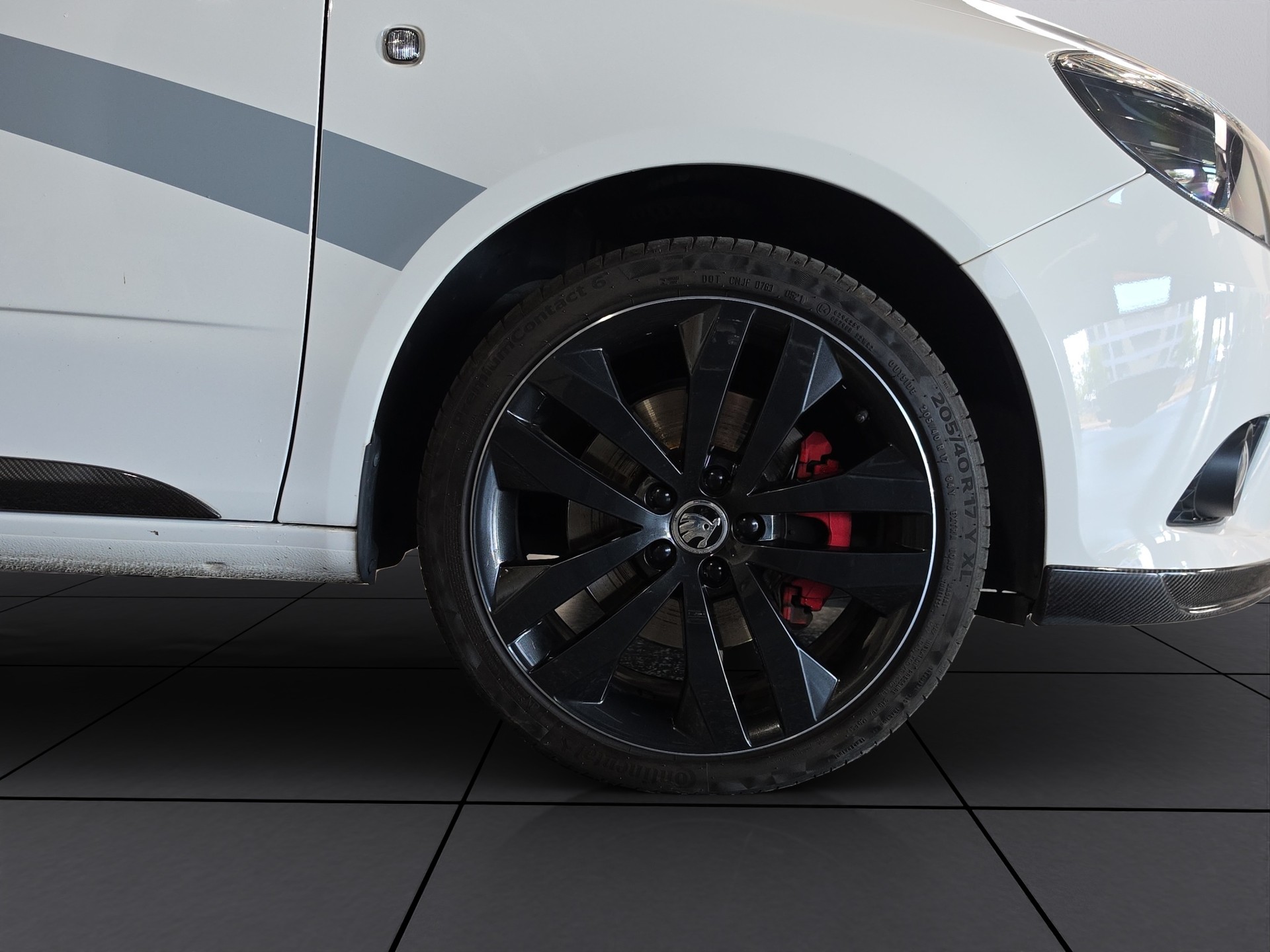 SKODA Fabia 1.4 TSI RS DSG-image-8
