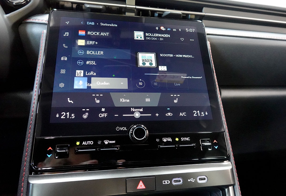 LEXUS LBX FWD Elegant CVT LEDER-image-11