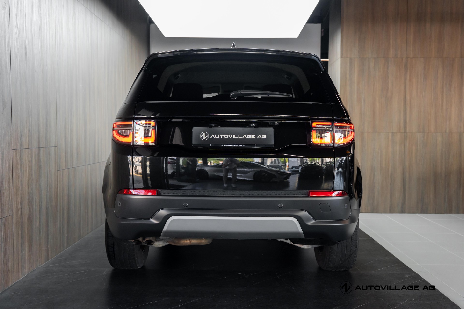 LAND ROVER Discovery Sport D200 2.0D TD4 MHEV Base AT9-image-30