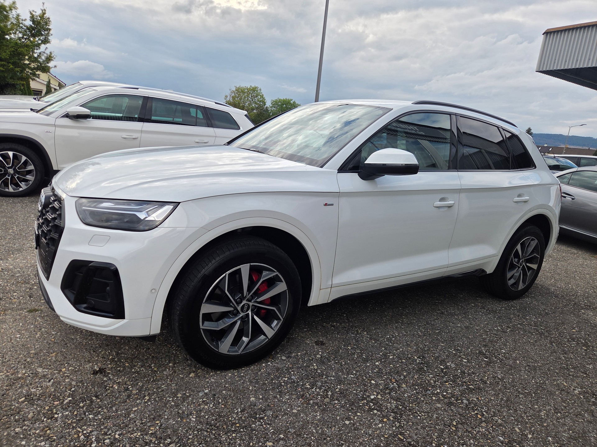 AUDI Q5 40 TDI S-line quattro S-tronic-image-4