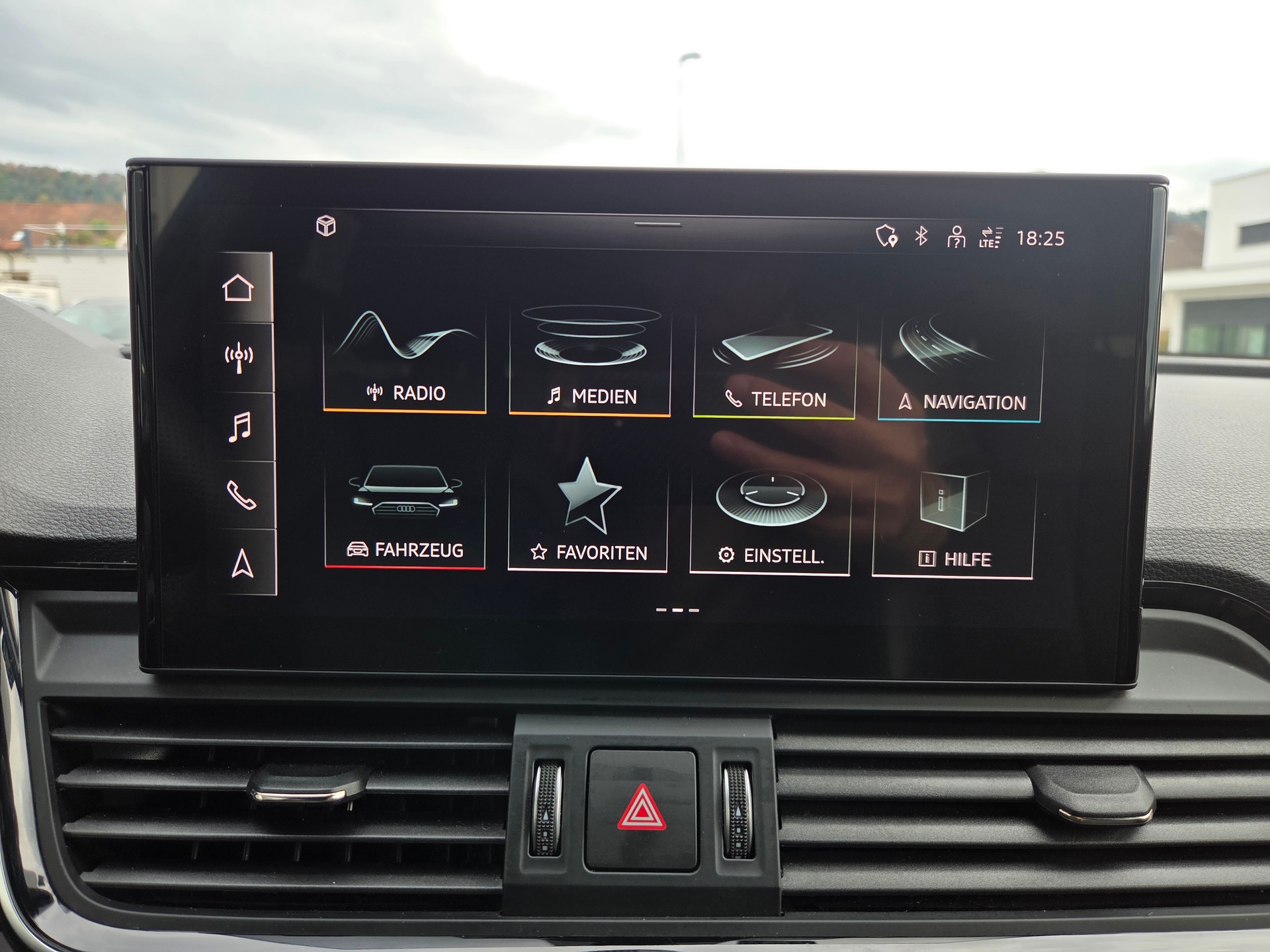 AUDI Q5 40 TDI S-line quattro S-tronic-image-24