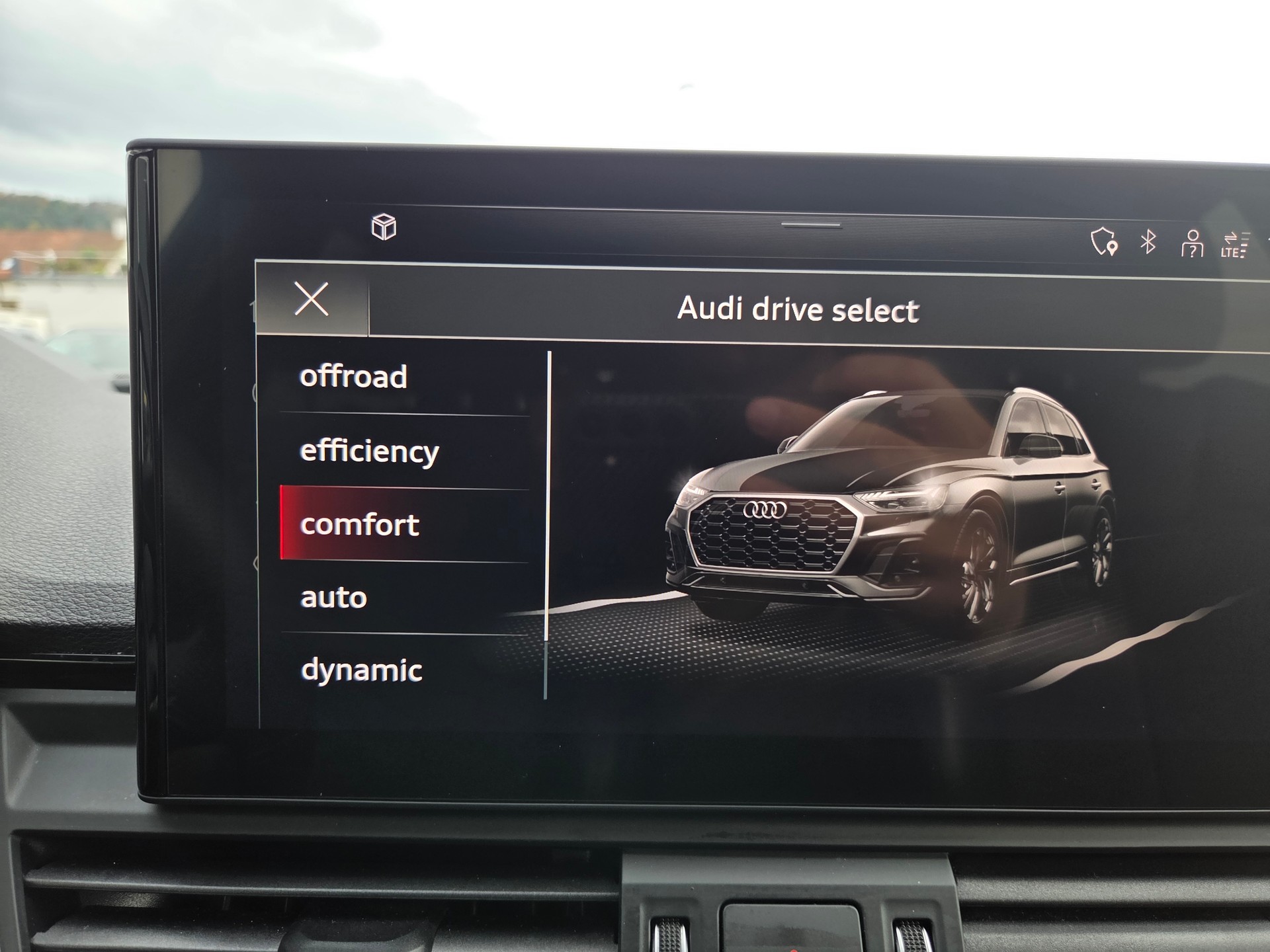 AUDI Q5 40 TDI S-line quattro S-tronic-image-25