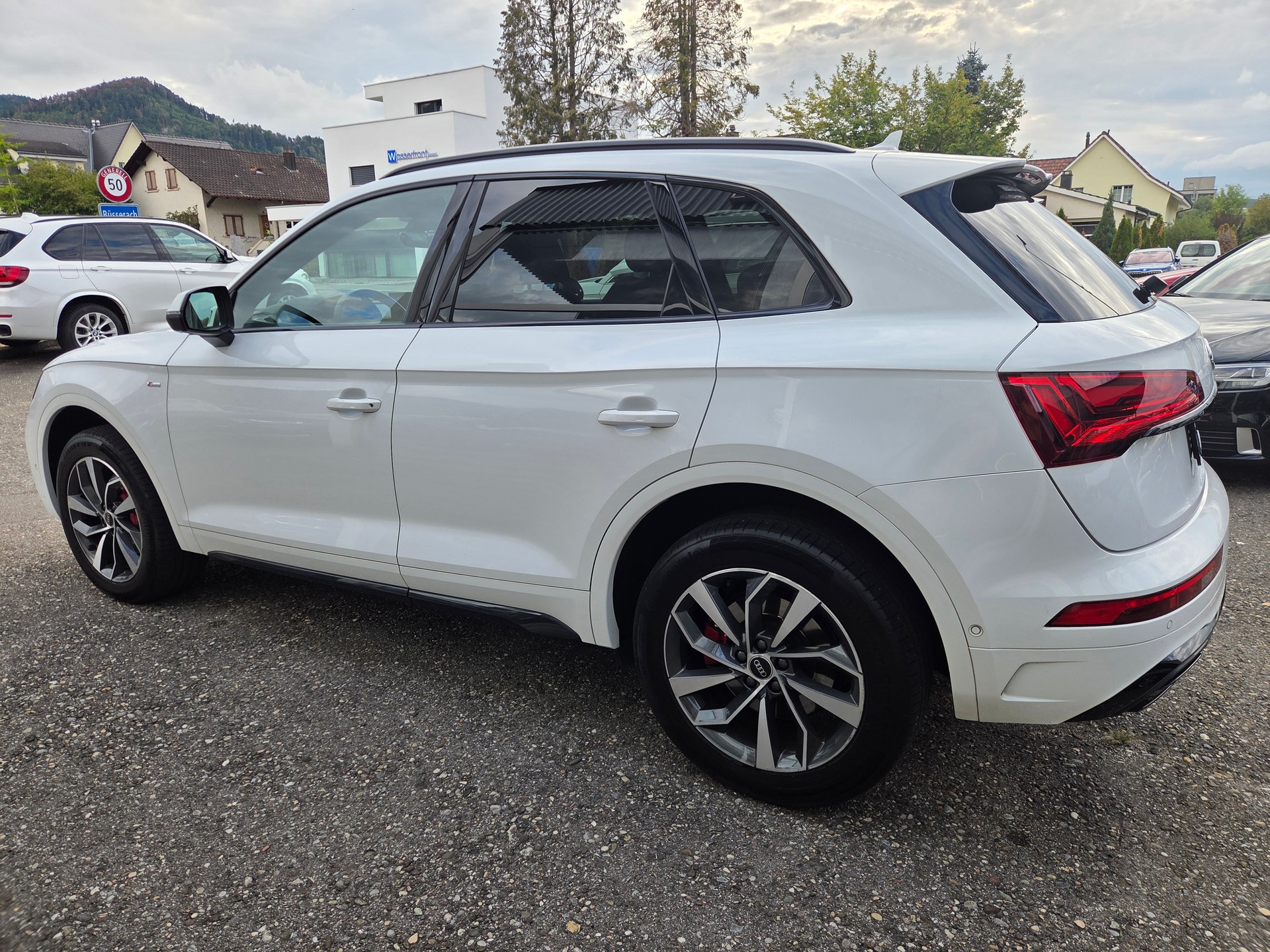 AUDI Q5 40 TDI S-line quattro S-tronic-image-5